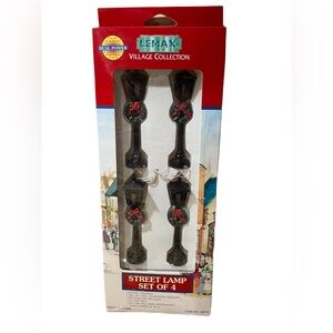 ❤️ LEMAX VILLAGE COLLECTION SET OF 4 STREET LAMPS NEW